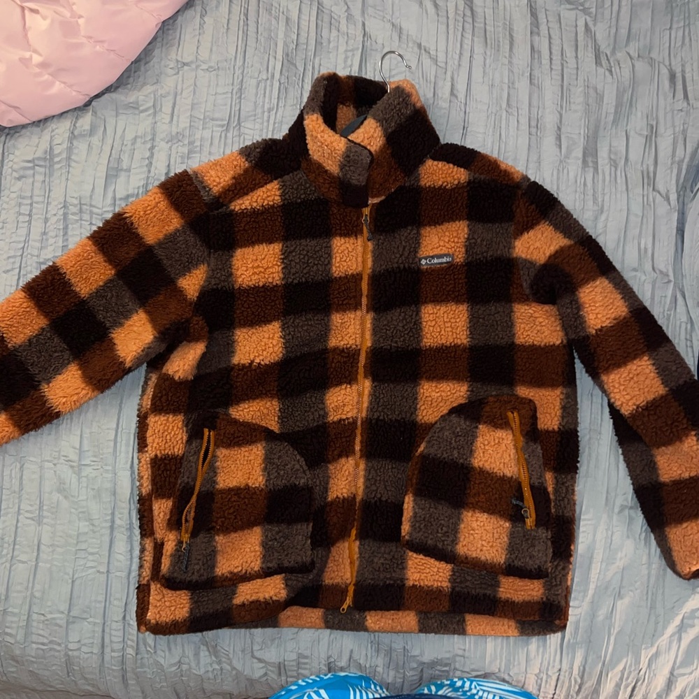 Woman’s Columbia Sherpa Jacket. Size XL